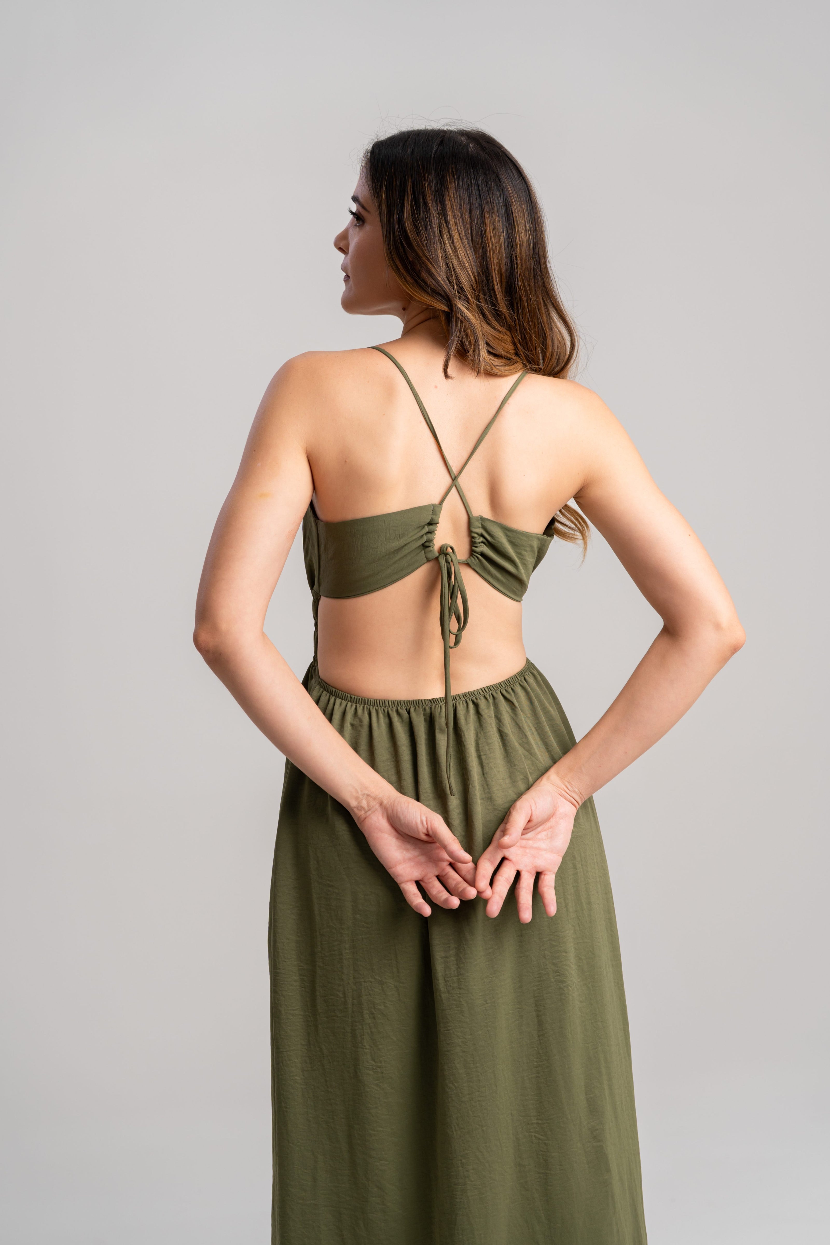 Vestido verde elegante espalda destapada