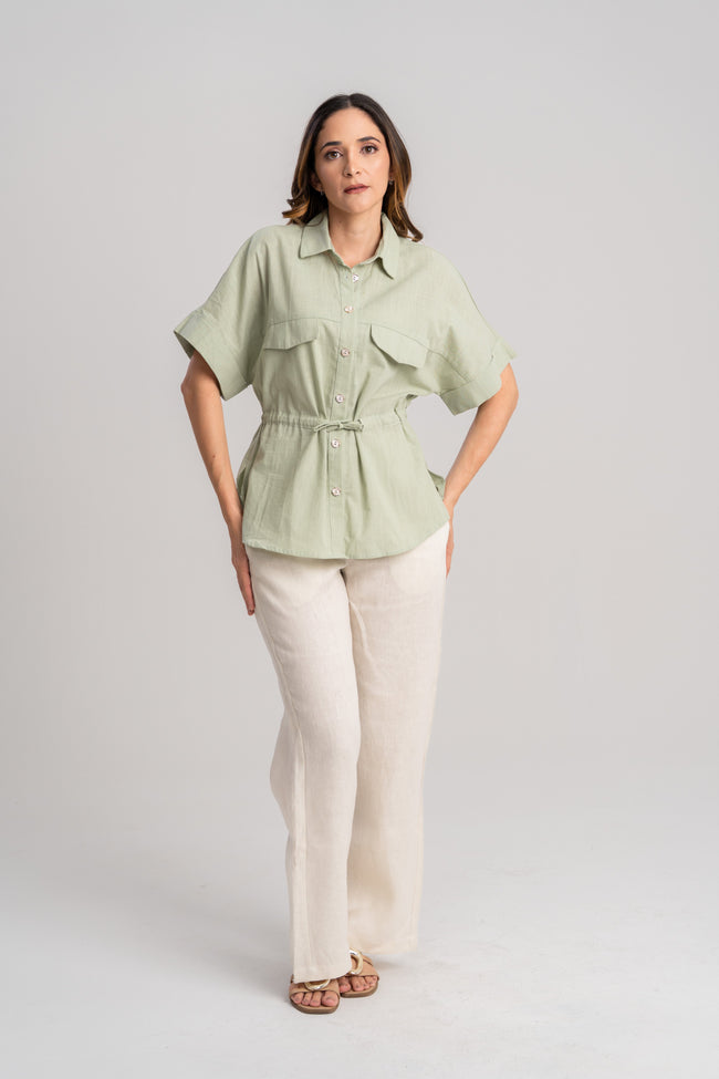 Blusa verde estilo safari