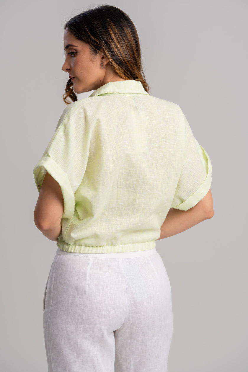 Blusa verde elegante en lino