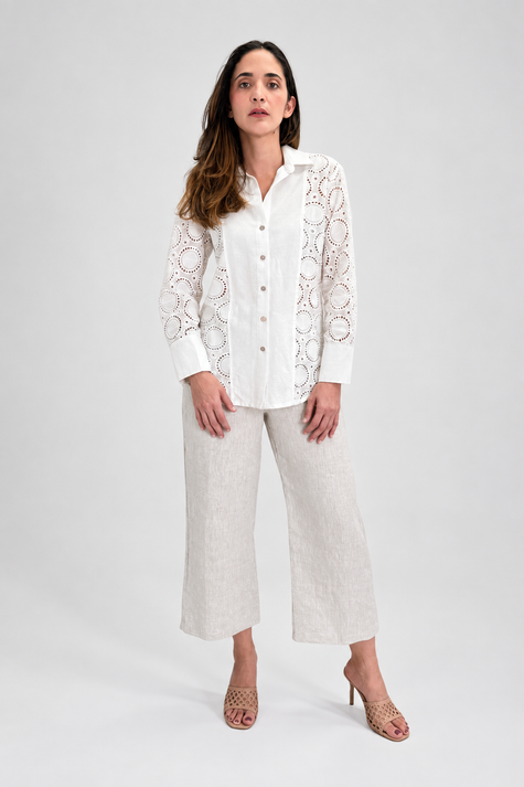 Blusa de ojalillo blanca para mujer