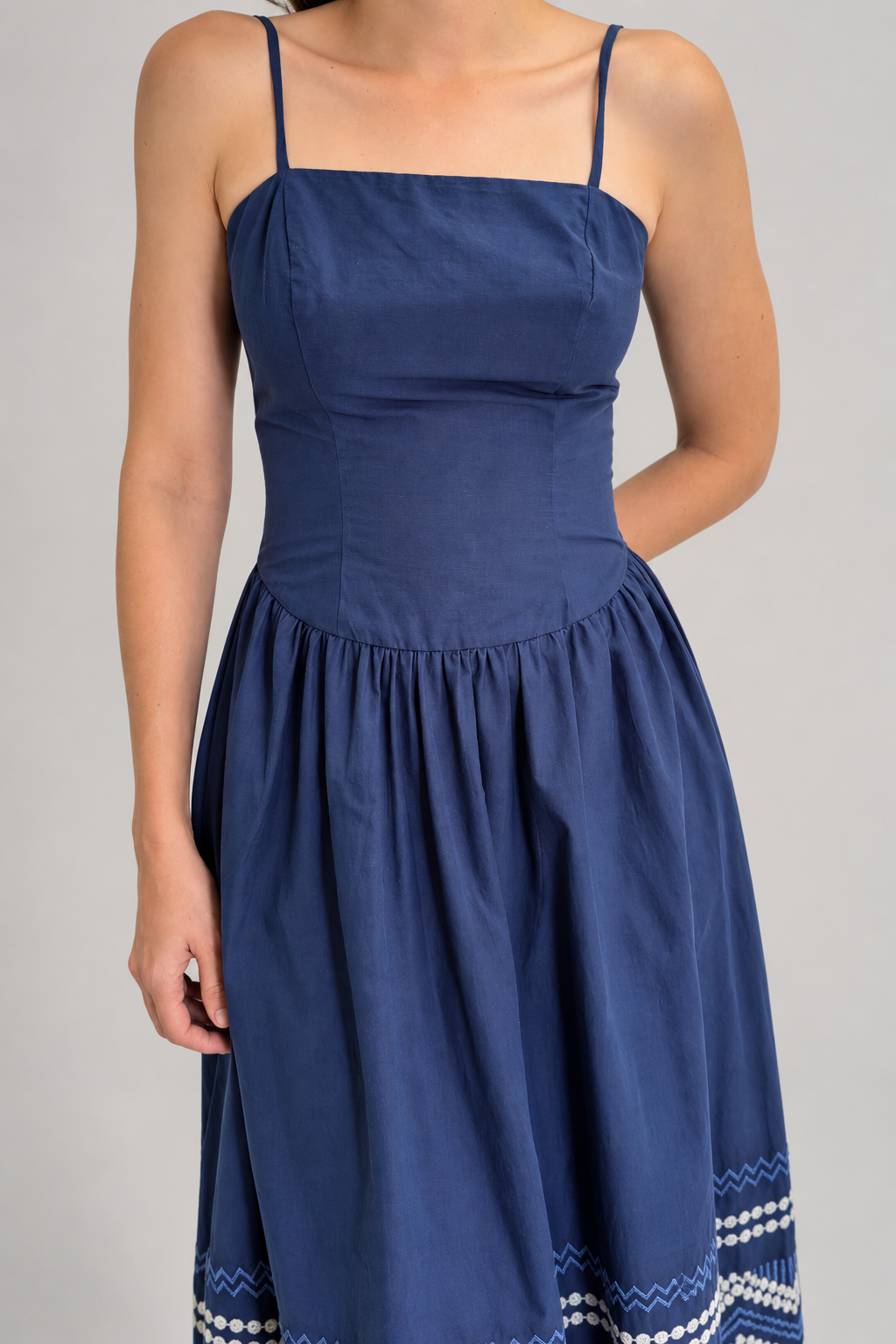 Vestido azul oscuro midi