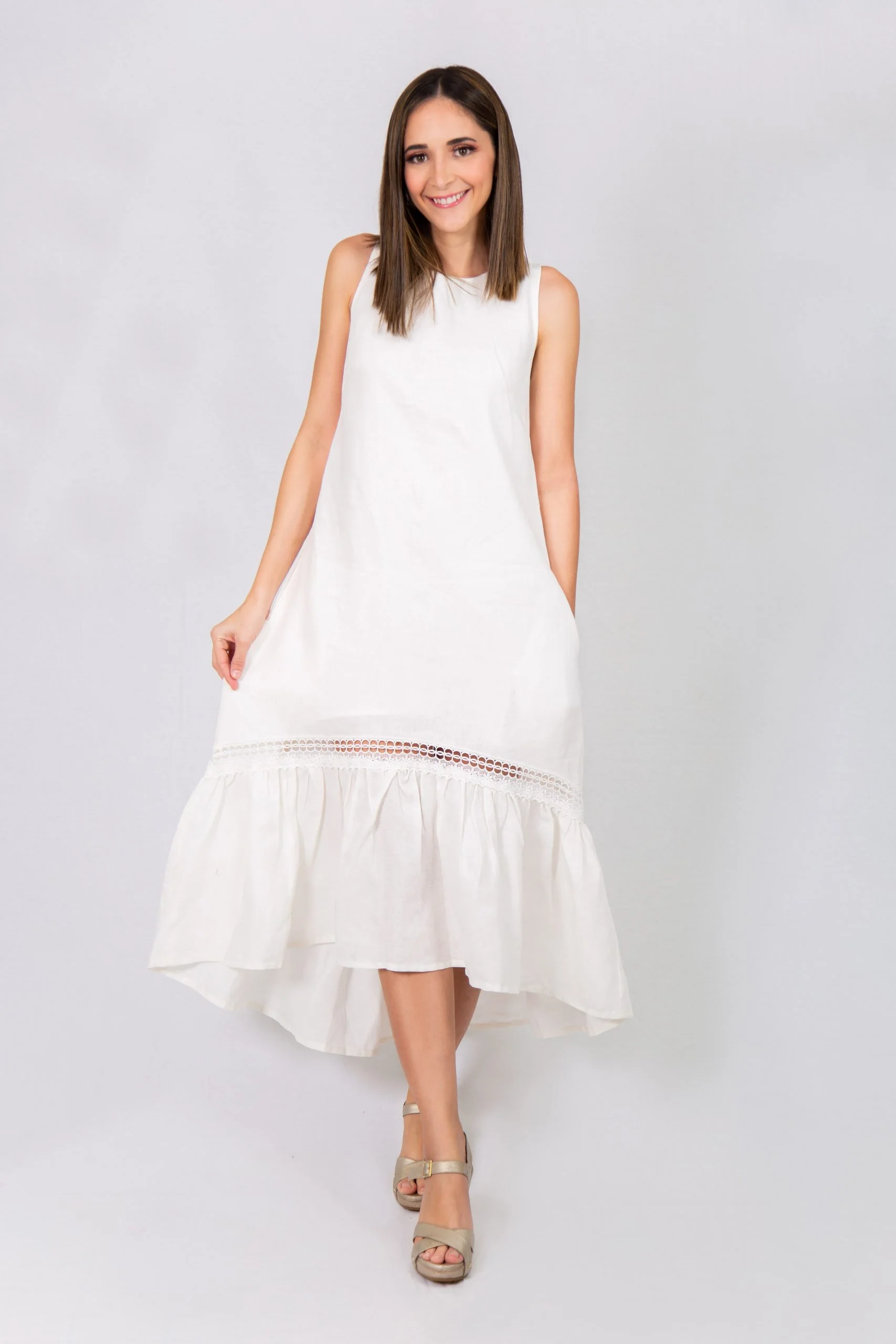 El vestido corto de lino más elegante  15 prendas de lino para sumar  elegancia y restar calor a